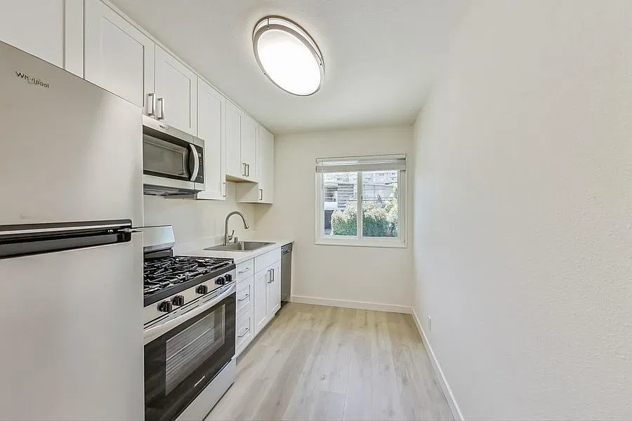 Studio Apartment - Amazing Location! — Photo 2