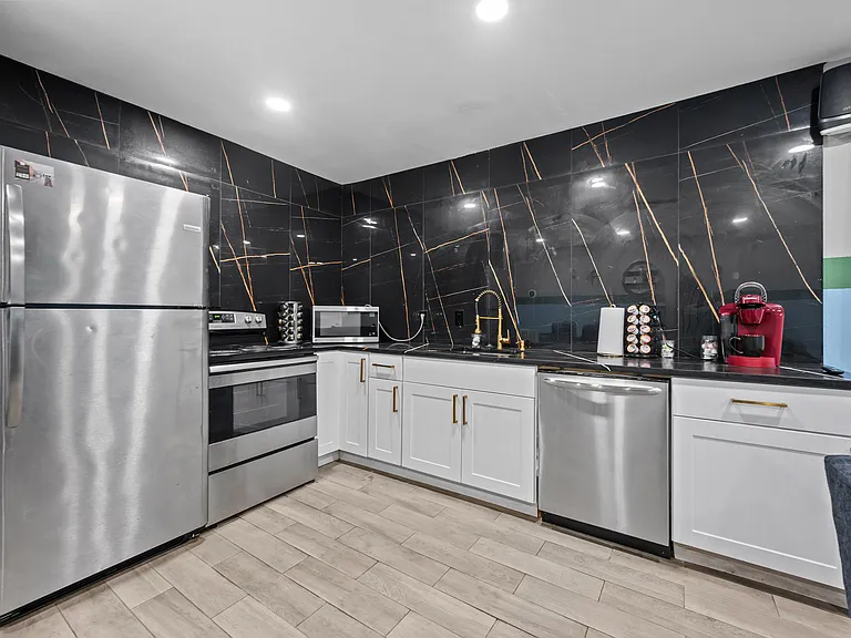 704 Oxford St #1 — Photo 6