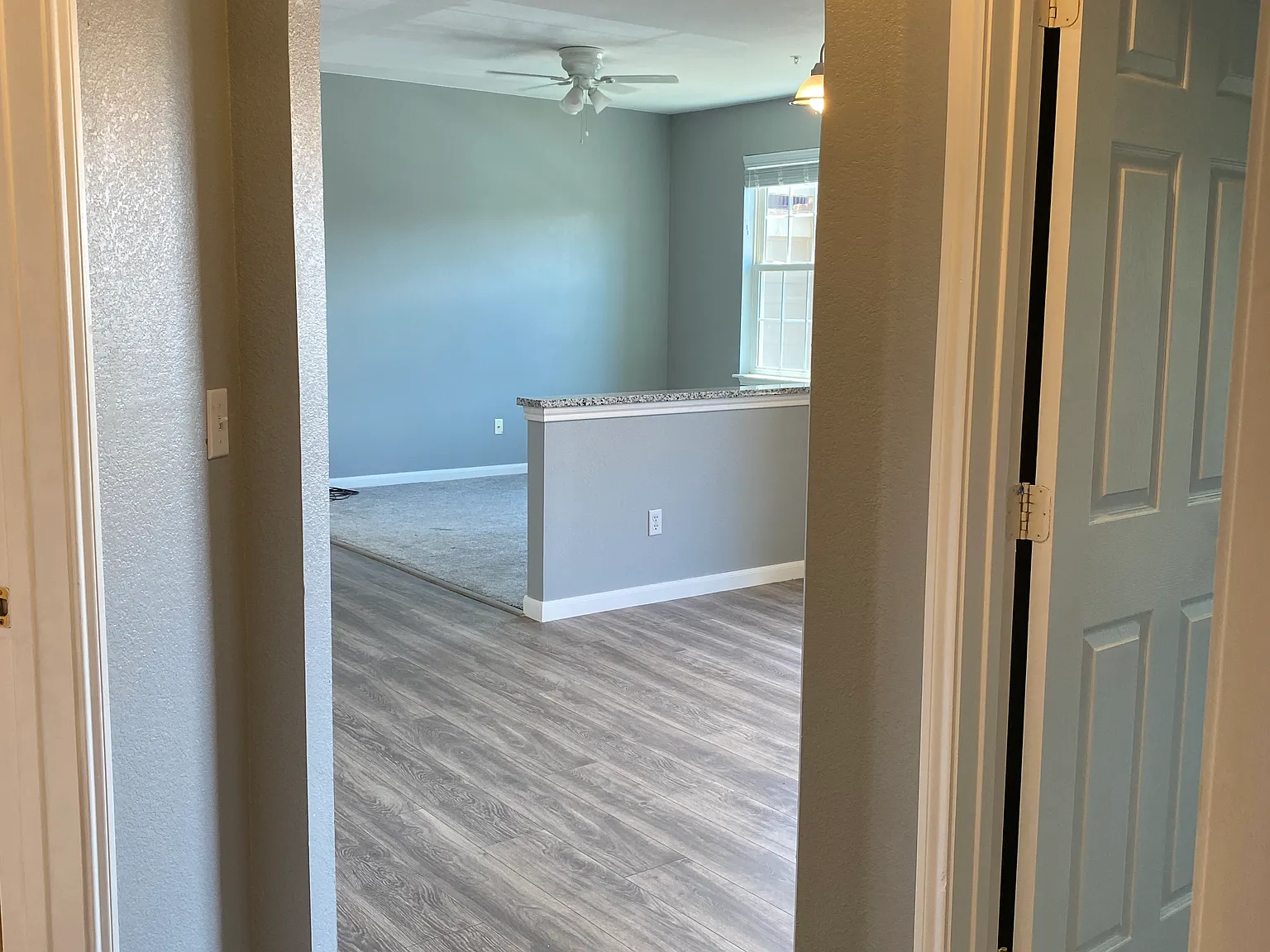 2 bed, 1000 sqft, $2,000 — Photo 3