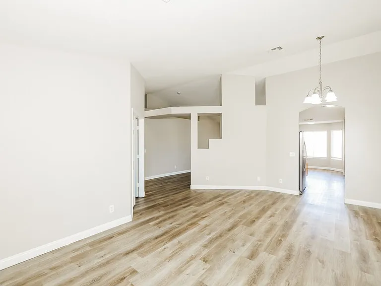 406 Aloha Dr — Photo 4