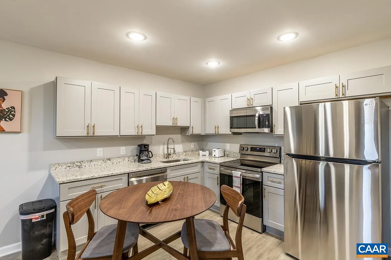 1 bed, 1.0 bath, 525 sqft, $1,995 — Photo 3