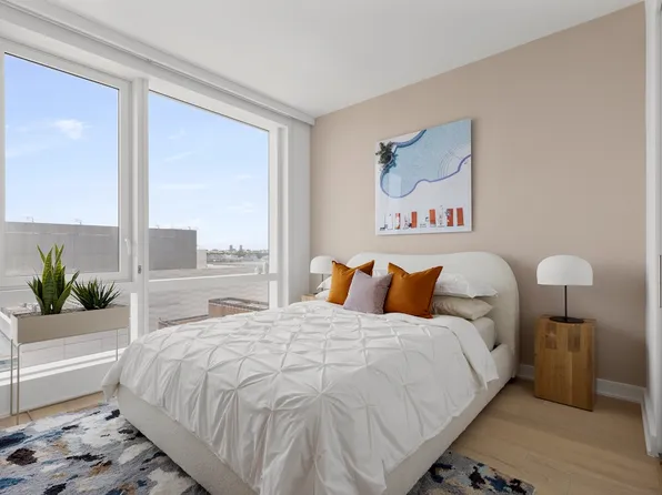 555 West 38th Street image 2 of 21