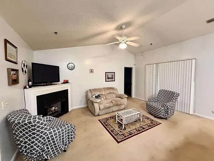 2 bed, 2.0 bath, $1,400 — Photo 3