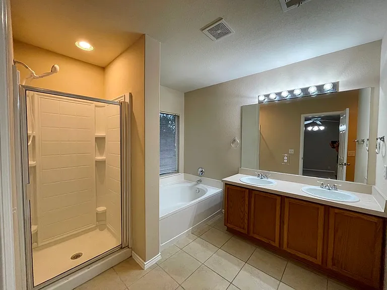 376 Spruce Dr — Photo 10