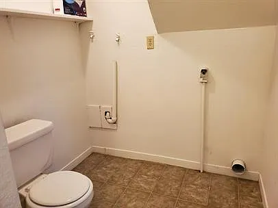 430 Robinson Ave — Photo 8