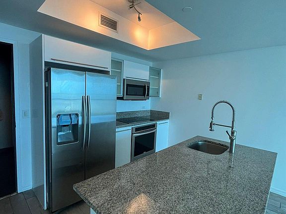 5th image of 888 Biscayne Blvd APT 1807