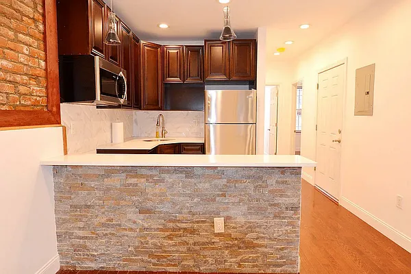 Rented by Sovereign Realty of NY Inc | media 2