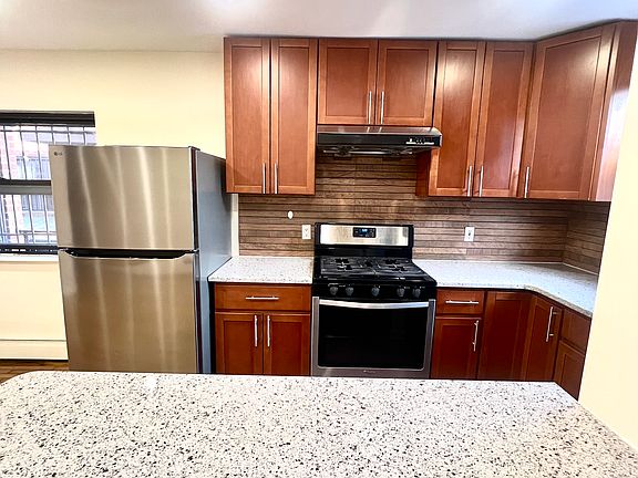 5th image of 45-27 Smart St #2