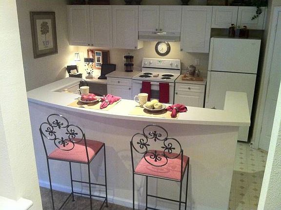 Kitchen with Breakfast Ba