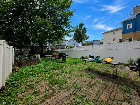 3rd image of 744 Trumbull St