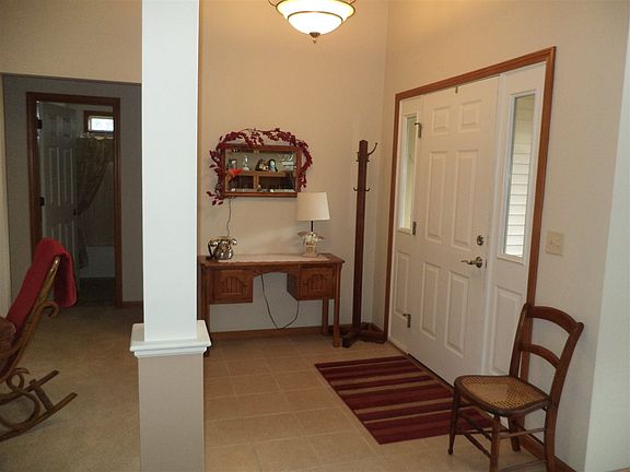 3rd image of 448 Hillcrest Dr