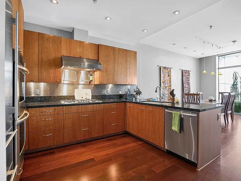 1221 SW 10th Ave #1605 — Photo 7