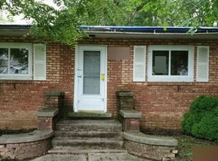 8508 Russell Dr, Cary, IL 60013