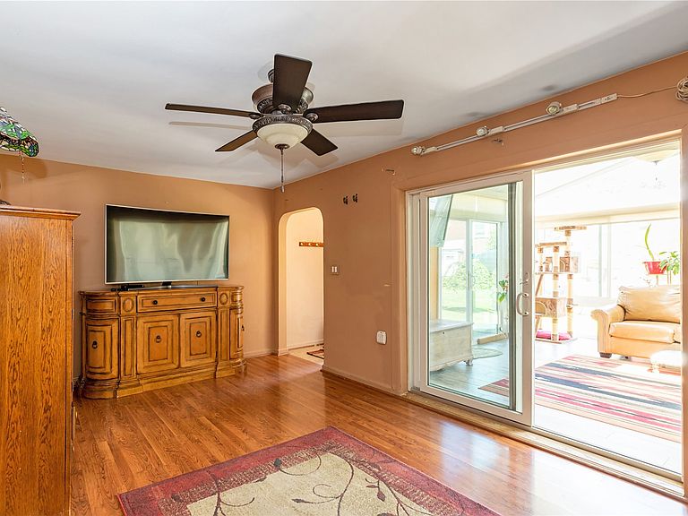 26426 Langston Ave Glen Oaks, NY, 11004 Apartments for Rent Zillow