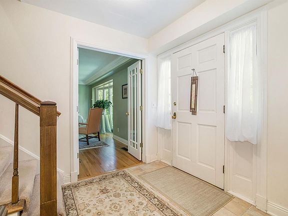 5th image of 2733 Holyoke Ln