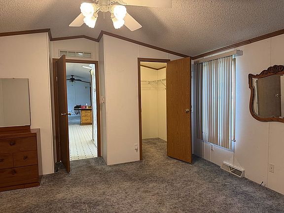 3rd image of 115 Knollwood Dr