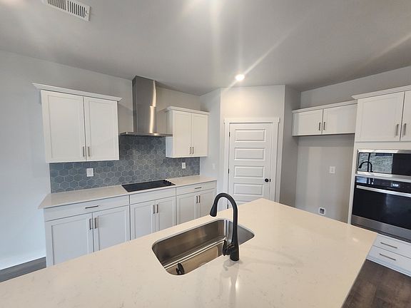 5th image of 127 Rita Blanca Dr