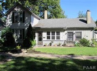 1215 Market St, Pekin, IL 61554