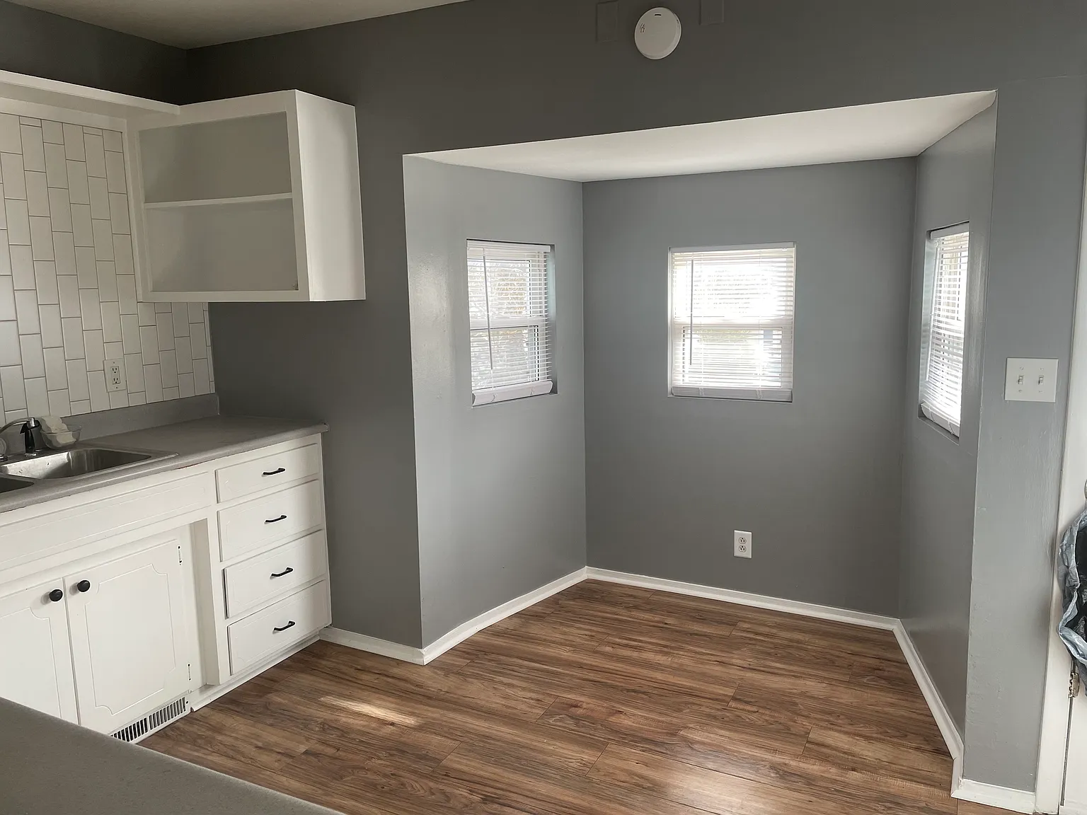 2 bed, 1.5 bath, 714 sqft, $1,100 — Photo 1