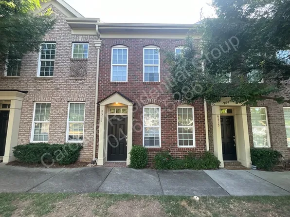 9511 Longstone Ln, Charlotte, NC 28277