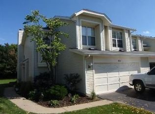821 Dracut Ln, Schaumburg, IL