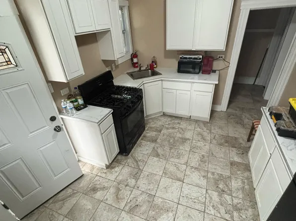 2289 E 93rd St, Cleveland, OH 44106