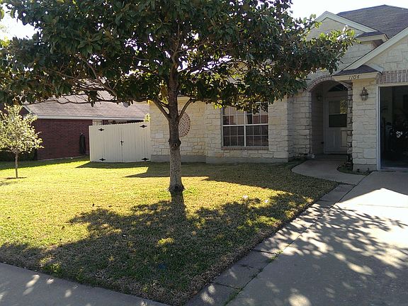 2nd image of 1104 Rocky Creek Dr