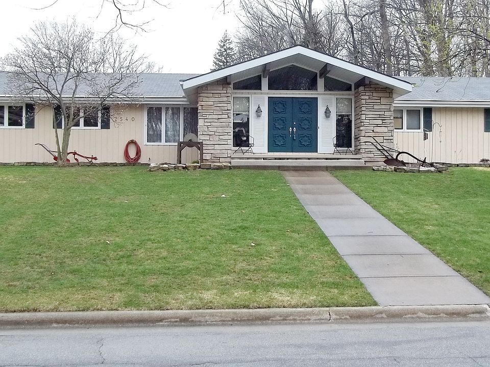 1st image of 2540 Wildwood Dr