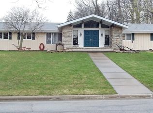 2540 Wildwood Dr, Green Bay, WI 54302