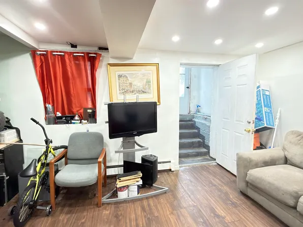 1809 43rd Street image 16 of 27