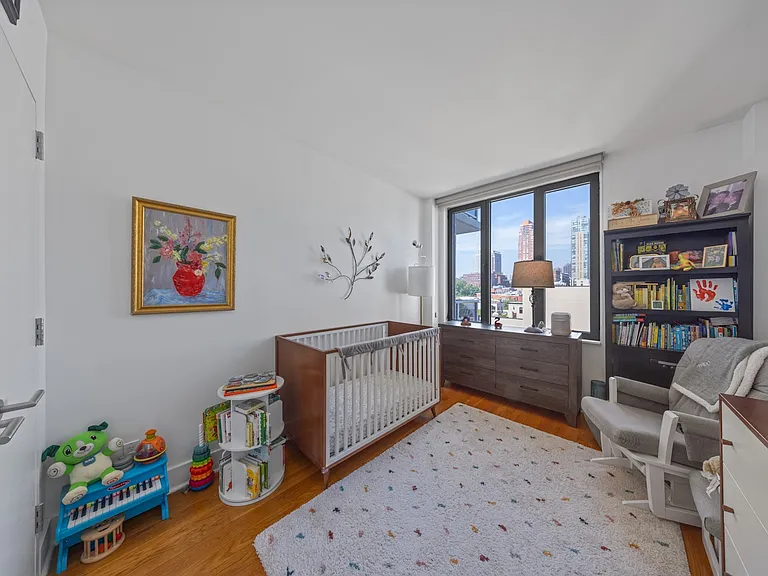 47-28 11th St #5B — Photo 8