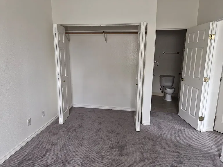 321 Robinson Ave #3 — Photo 6