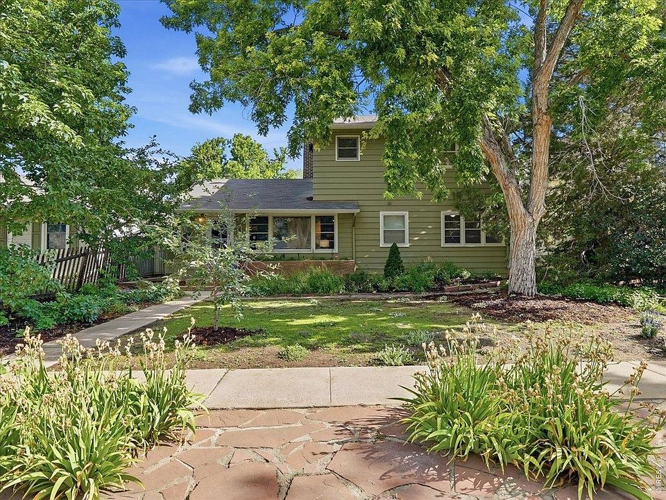 1st image of 835 W 5th St