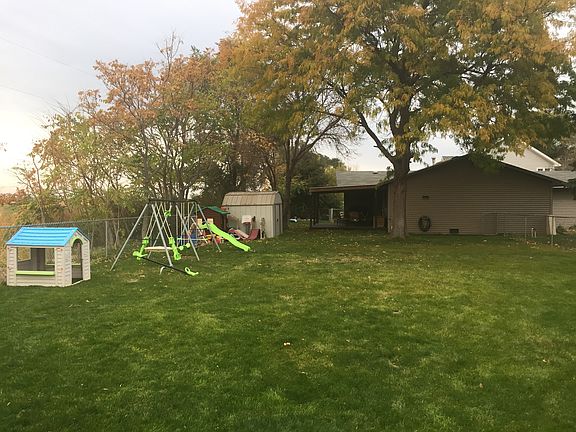 3rd image of 96 Maplewood Cir