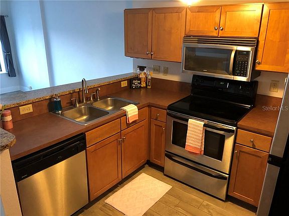 5th image of 151 E Washington St Unit 627