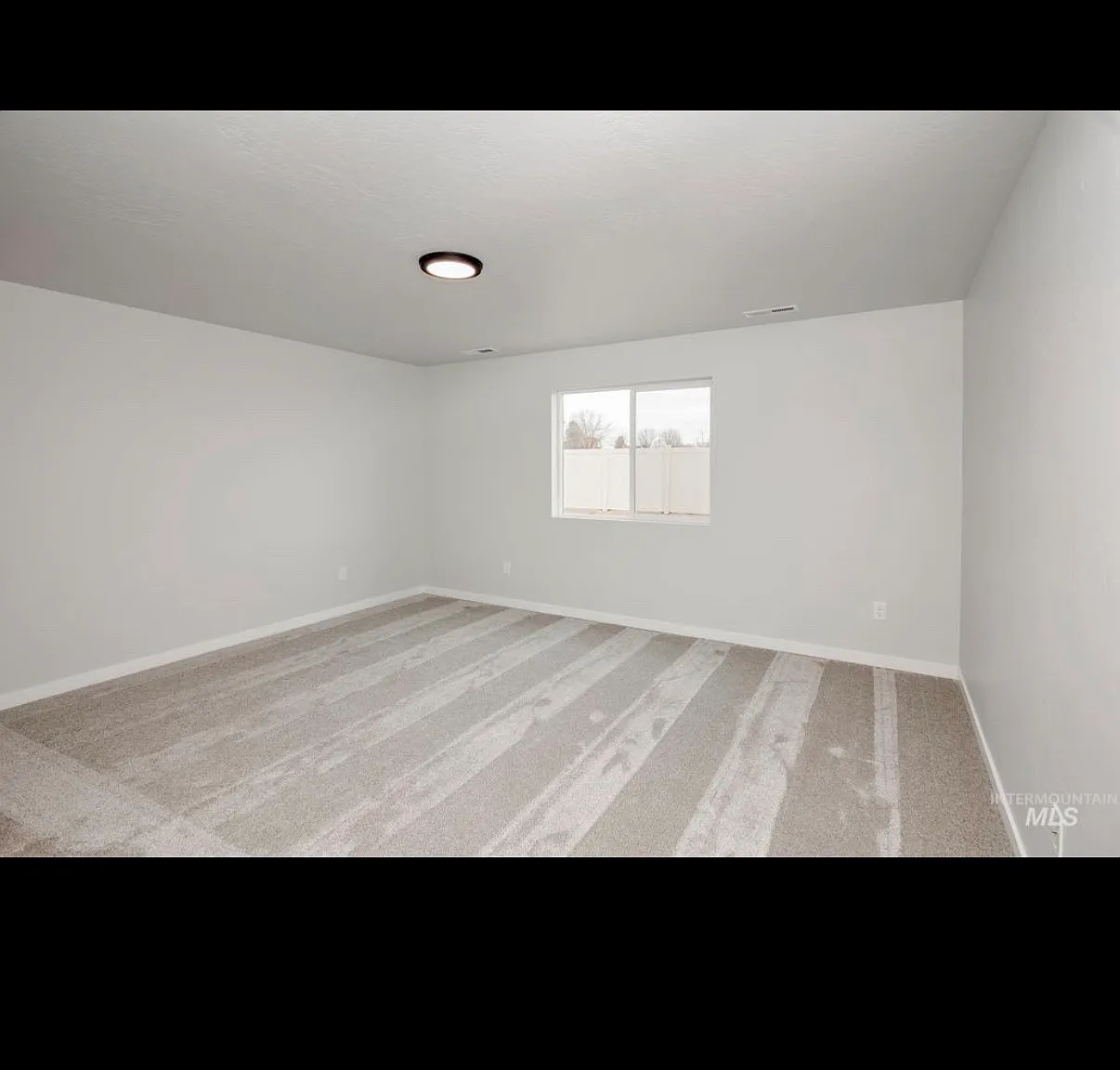 4 bed, 1860 sqft, $3,000 — Photo 2