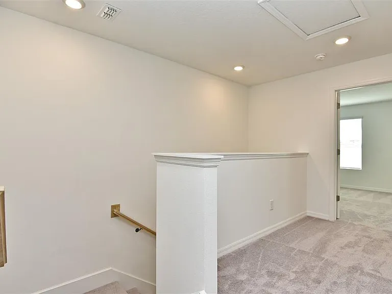 2948 Voyager Ave — Photo 21