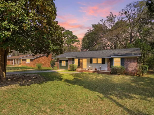 203 Forest Cir, Summerville, SC 29483