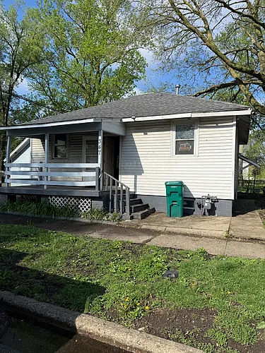 347 N Stone St Photo 1