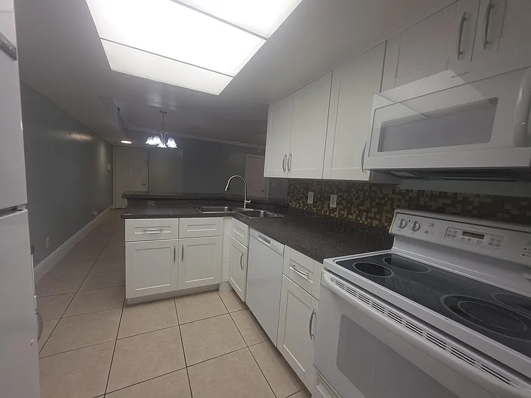9166 W Atlantic Blvd #1612 — Photo 7