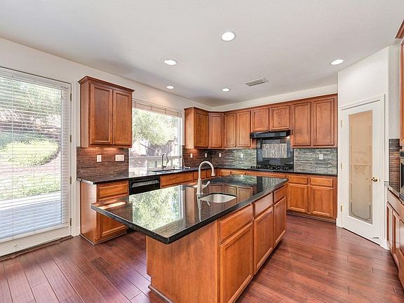 4th image of 3066 Pescara Pl