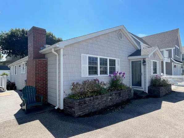 531 Manchester Street, Seabrook, NH 03874