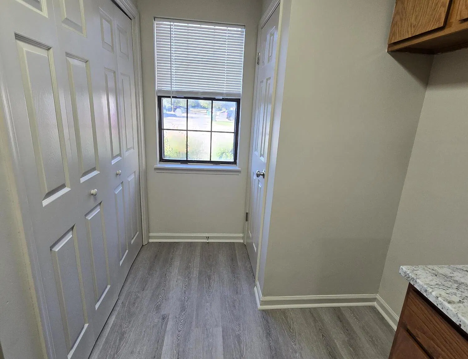 2 bed, 1.5 bath, 960 sqft, $1,300 — Photo 4
