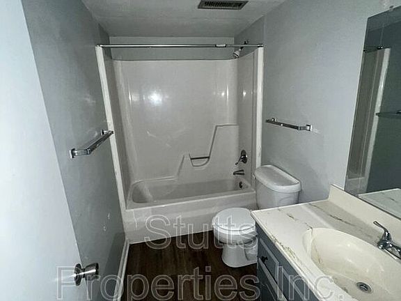 4th image of 1825 Darby Dr Unit F-2