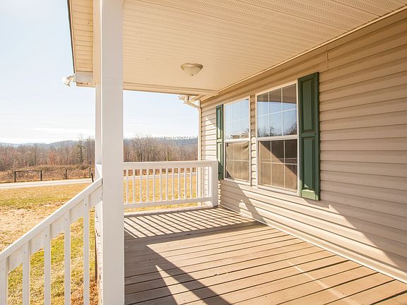 5th image of 27 Polly Ln