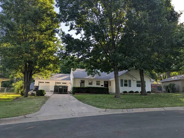 1620 N Highland Dr, Augusta, KS 67010