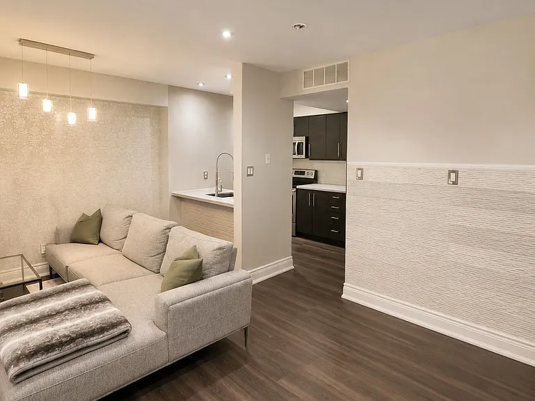 46 E Liberty St #512 — Photo 9