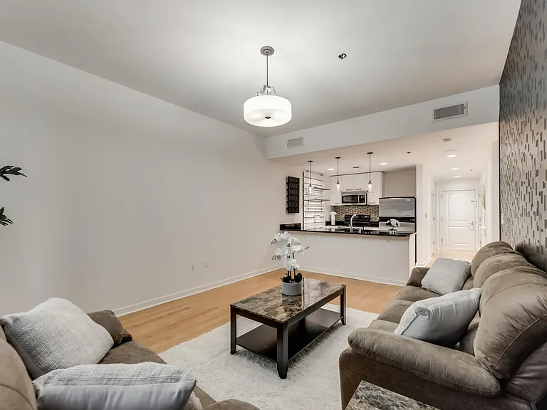 1200 Main St #1007 — Photo 8