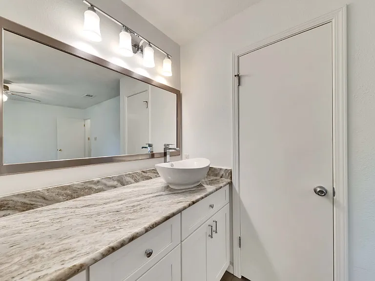 3411 Monument Dr — Photo 14