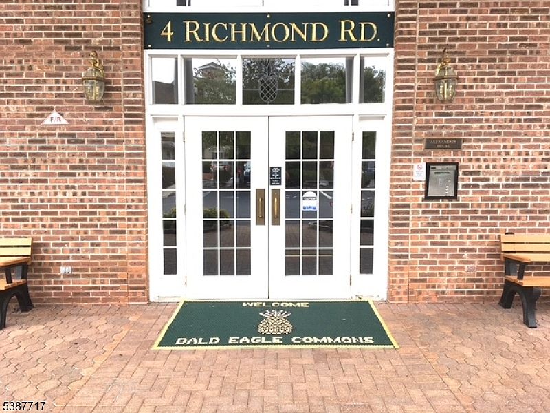 1st image of 4 Richmond Road Suite #112